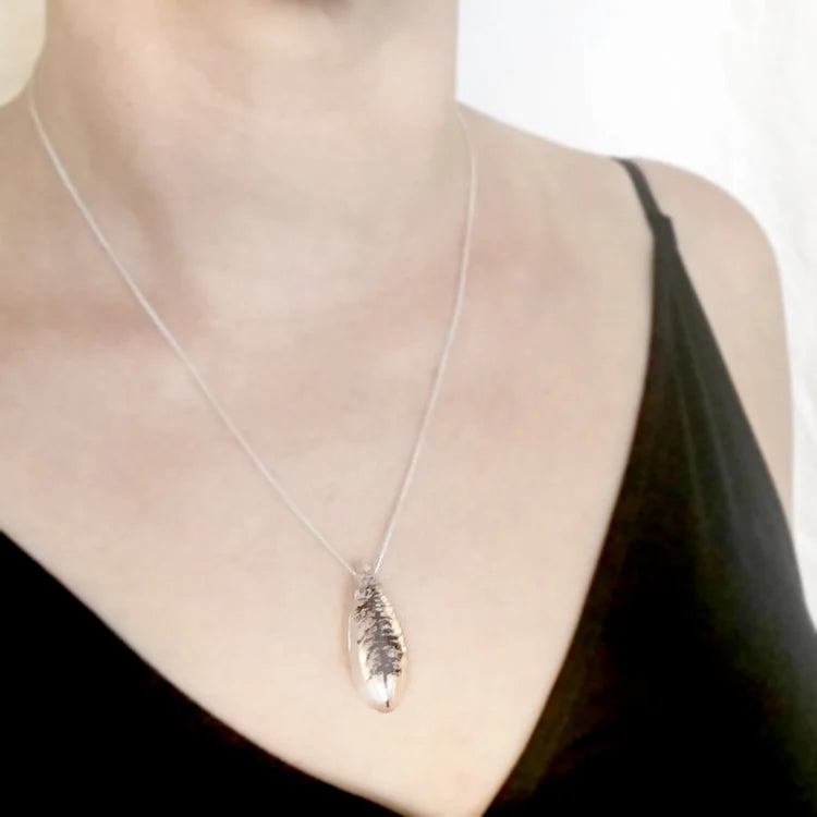 Drip Crow Pole Necklace